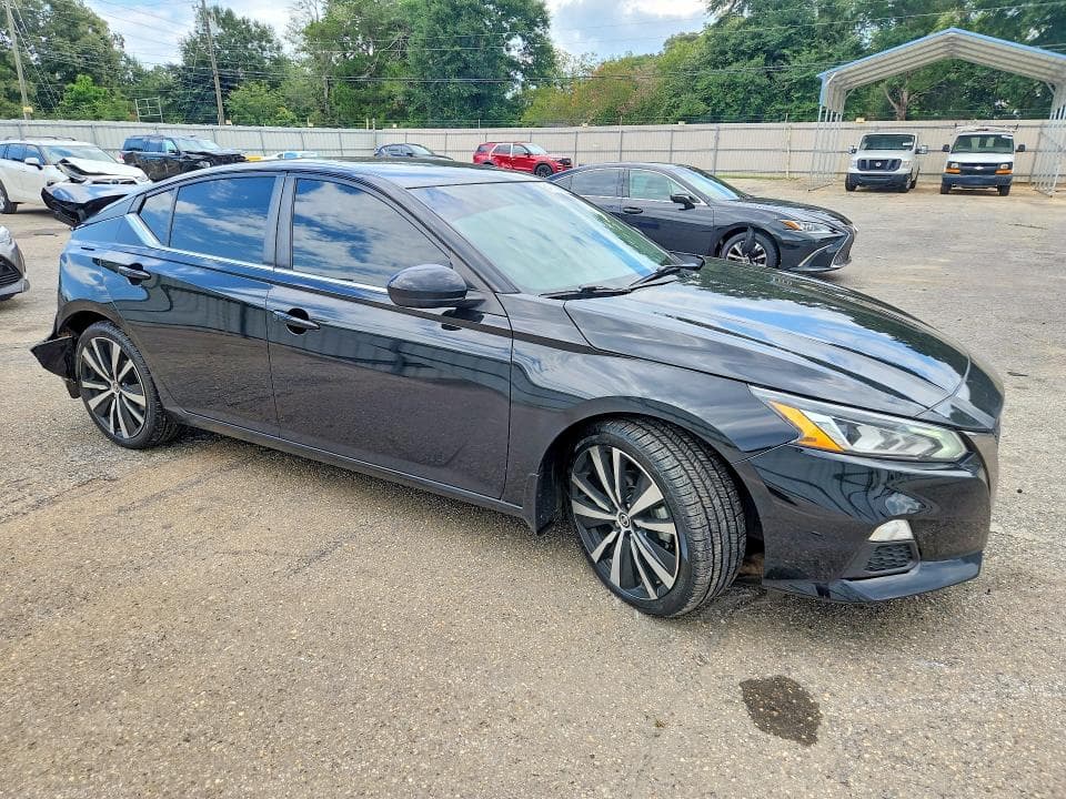 2022 NISSAN ALTIMA SR 4