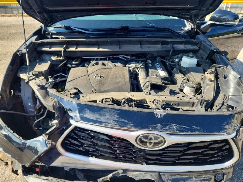 2021 TOYOTA HIGHLANDER LE 12