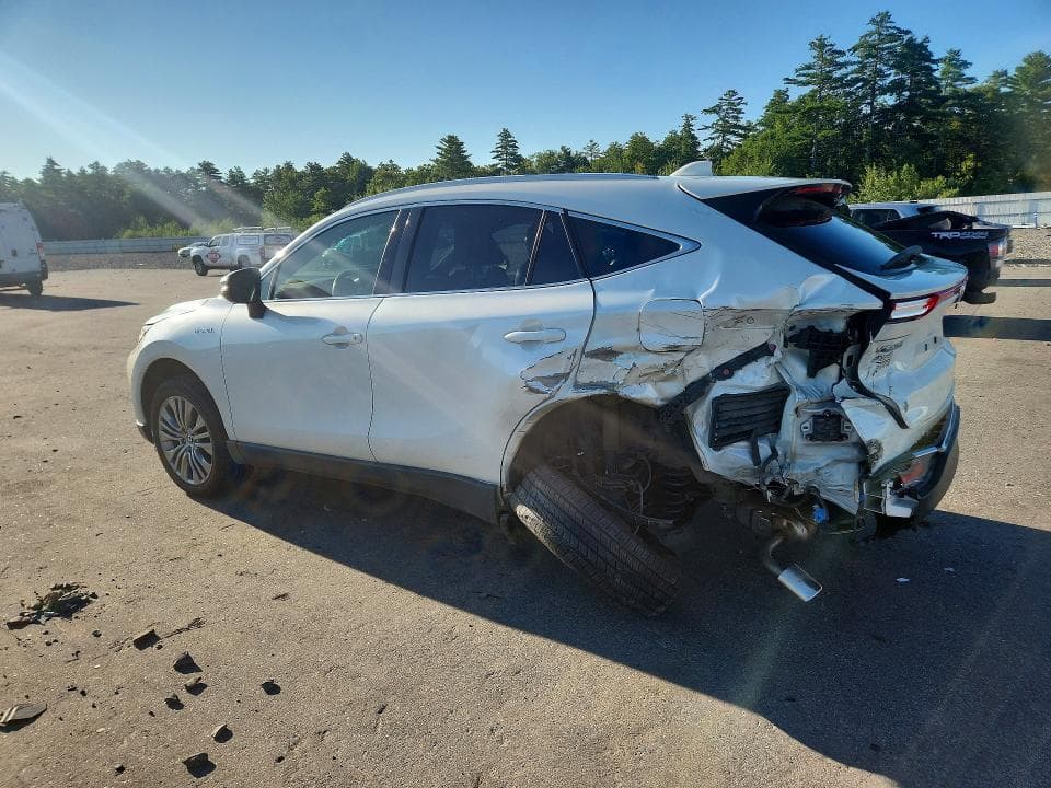 2021 TOYOTA VENZA XLE 2