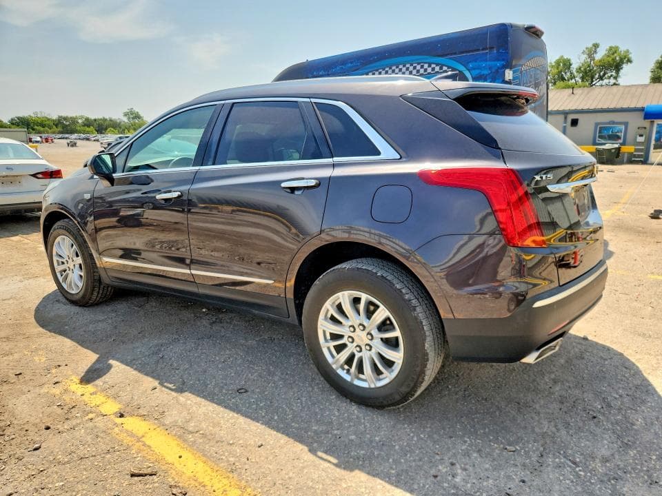 2017 CADILLAC XT5 2