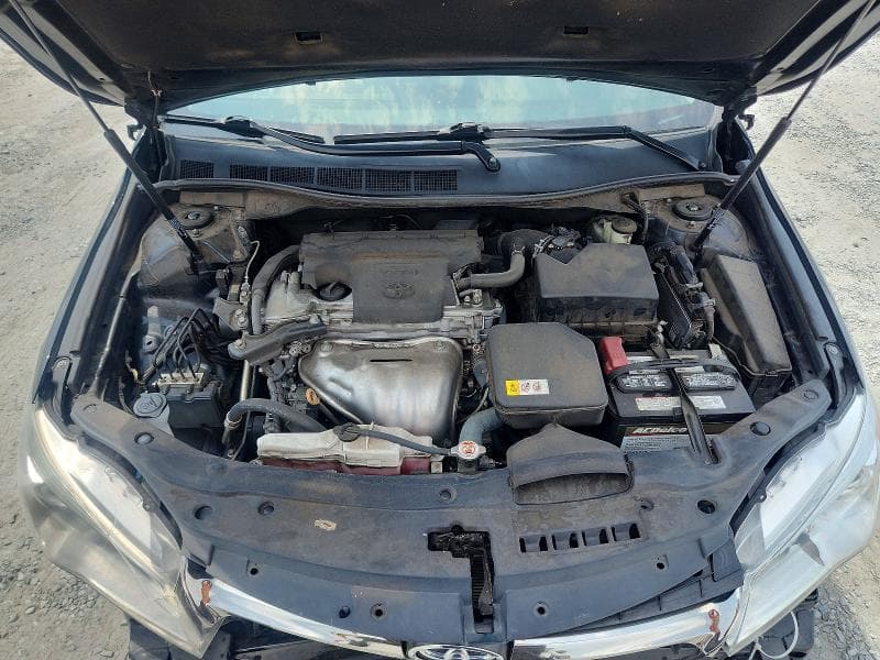 2017 TOYOTA CAMRY SE 11