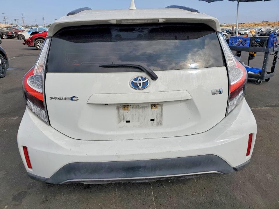 2018 TOYOTA PRIUS C TWO 6