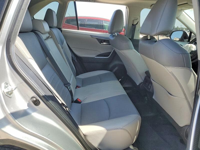 2020 TOYOTA RAV4 XLE PREMIUM 11