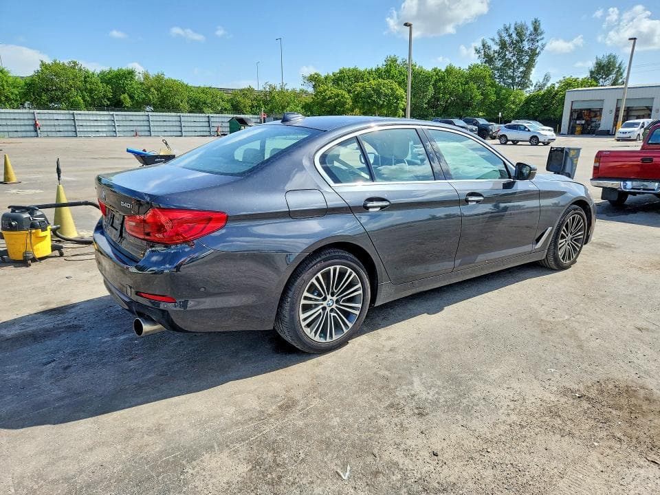 2017 BMW 540 XI 3