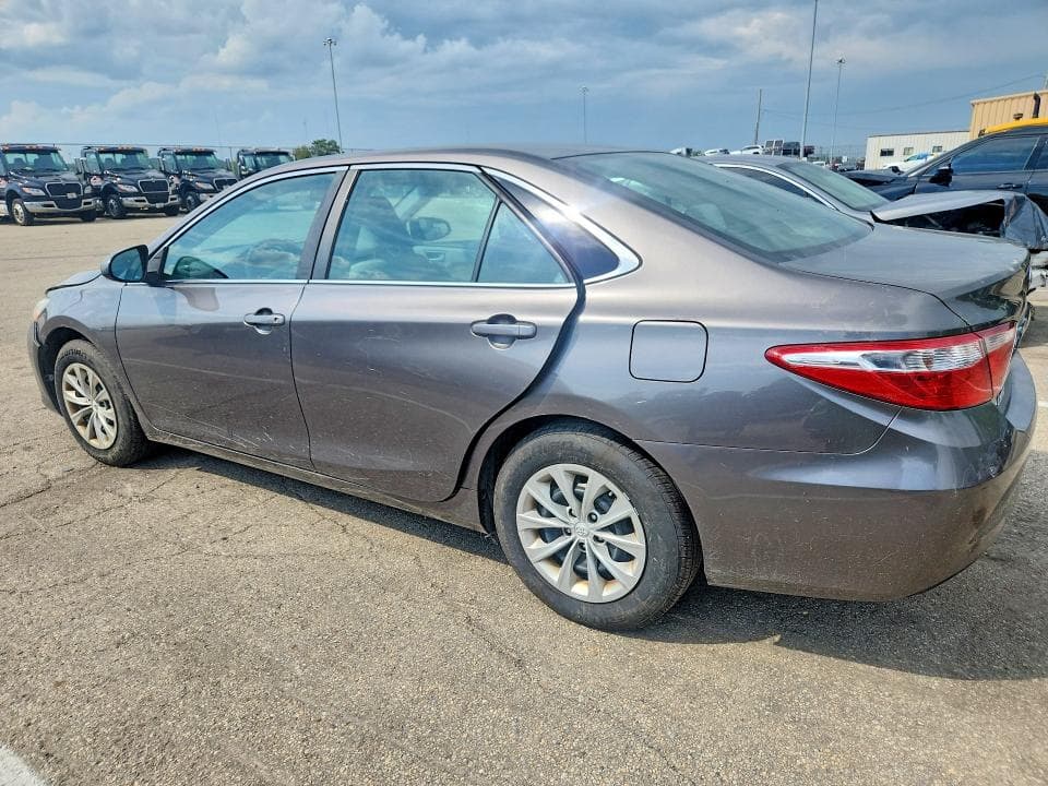 2017 TOYOTA CAMRY LE 2