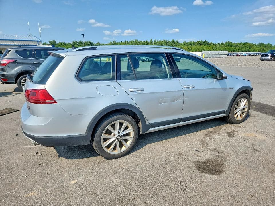 2017 VOLKSWAGEN GOLF ALLTRACK S 3