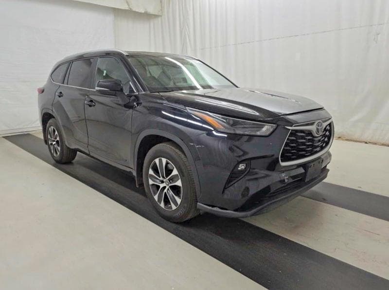 2023 TOYOTA HIGHLANDER XLE - 1