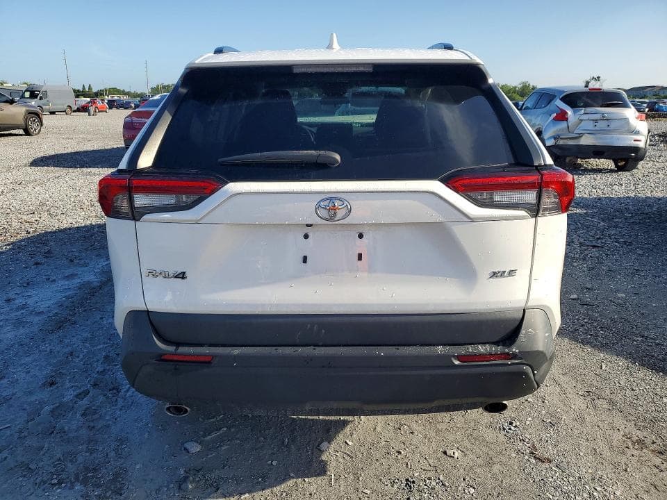2022 TOYOTA RAV4 XLE 6