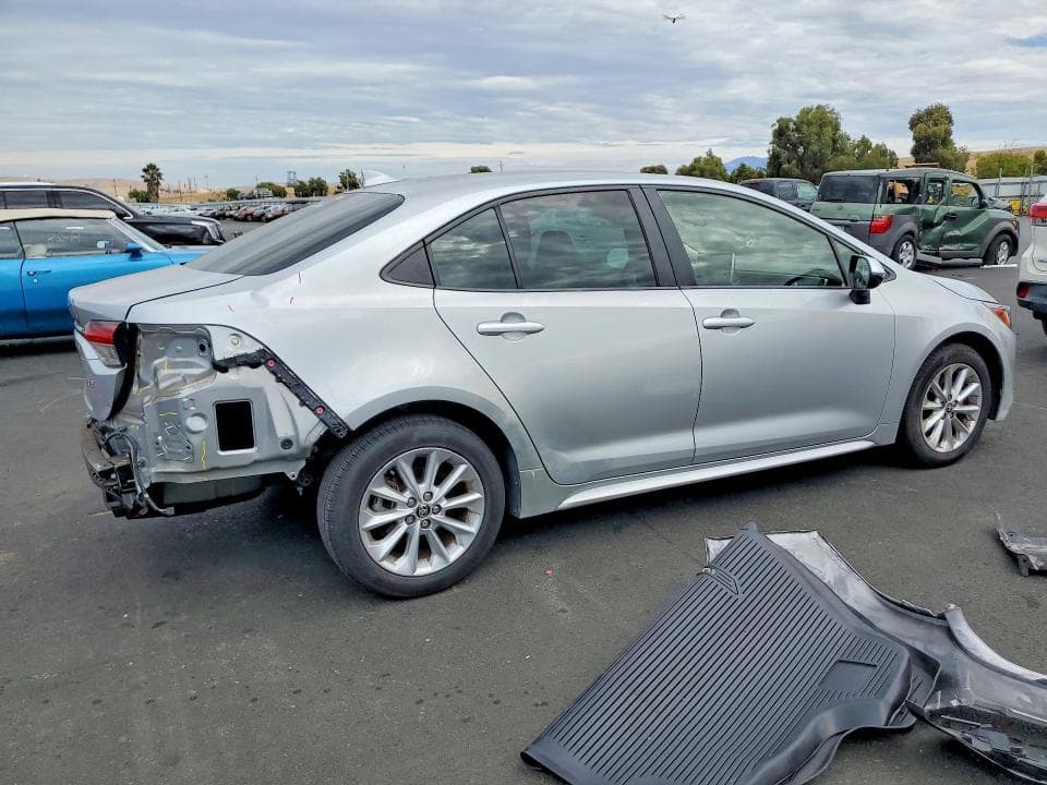 2021 TOYOTA COROLLA LE 3
