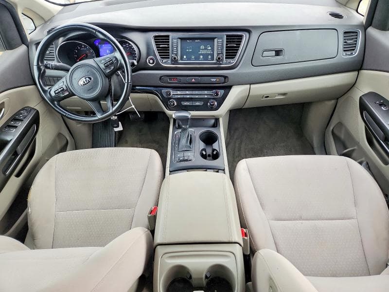 2017 KIA SEDONA LX 8