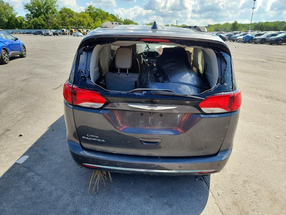 2017 CHRYSLER PACIFICA TOURING L 6