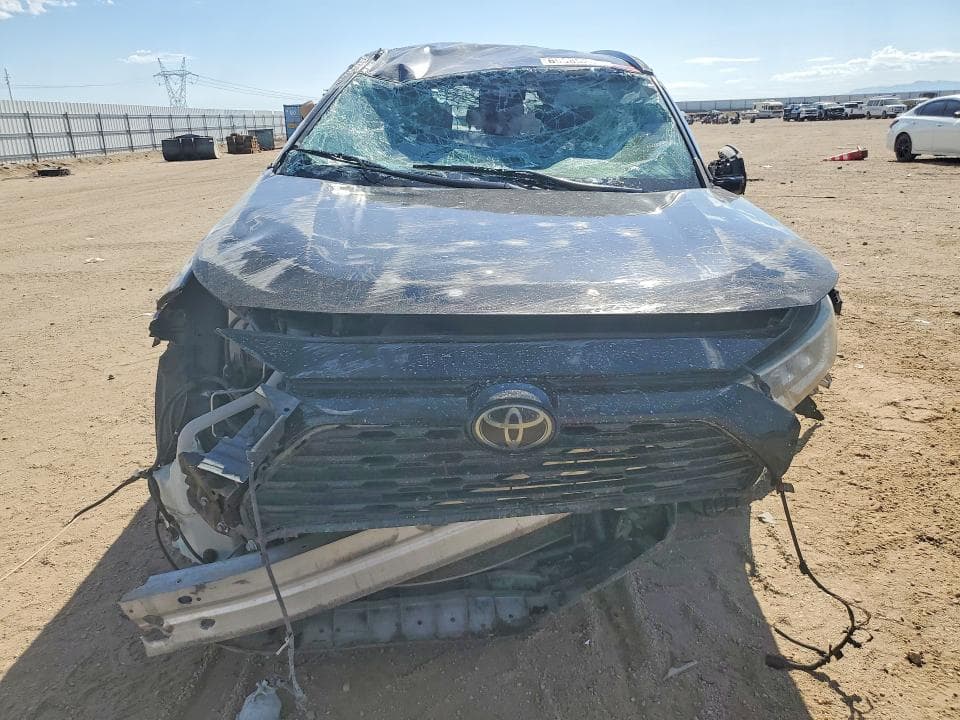2020 TOYOTA RAV4 XLE 5