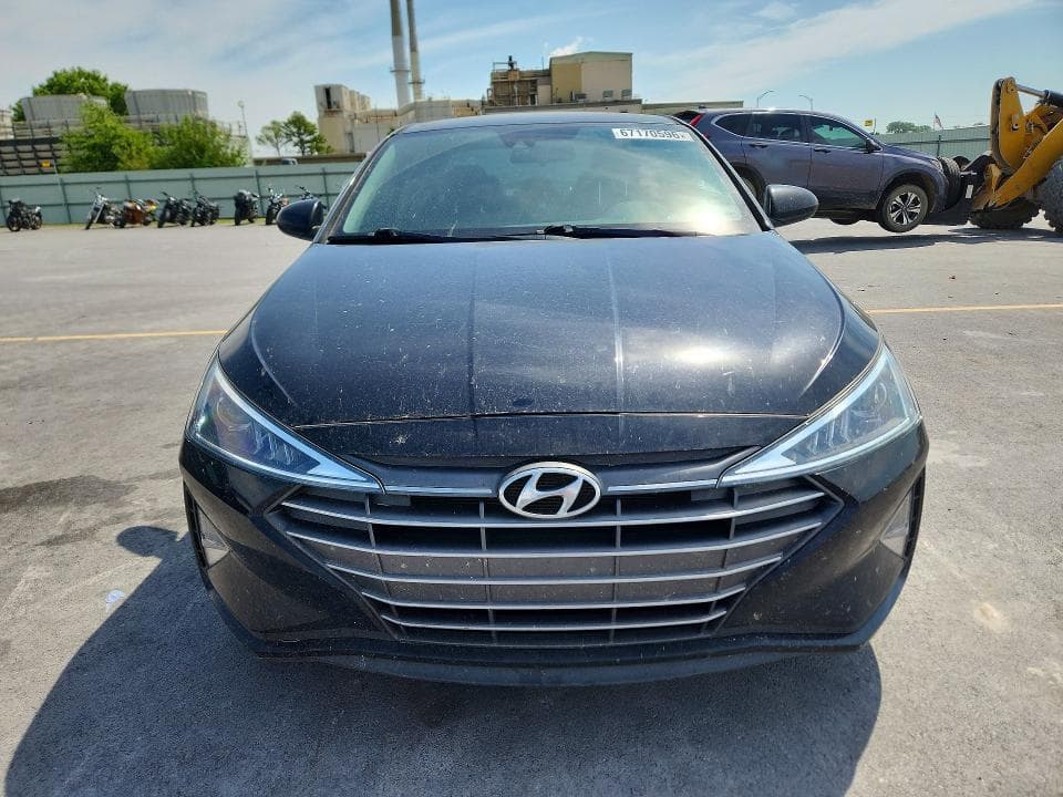 2020 HYUNDAI ELANTRA SE 5