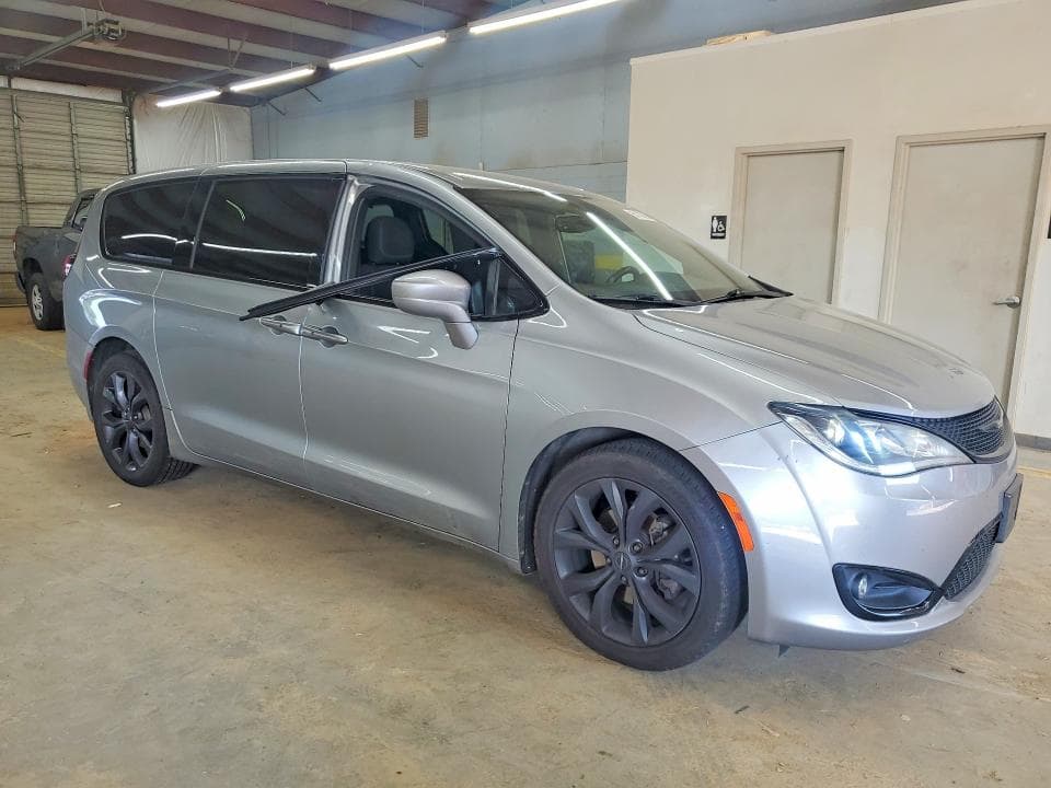 2019 CHRYSLER PACIFICA TOURING PLUS 4