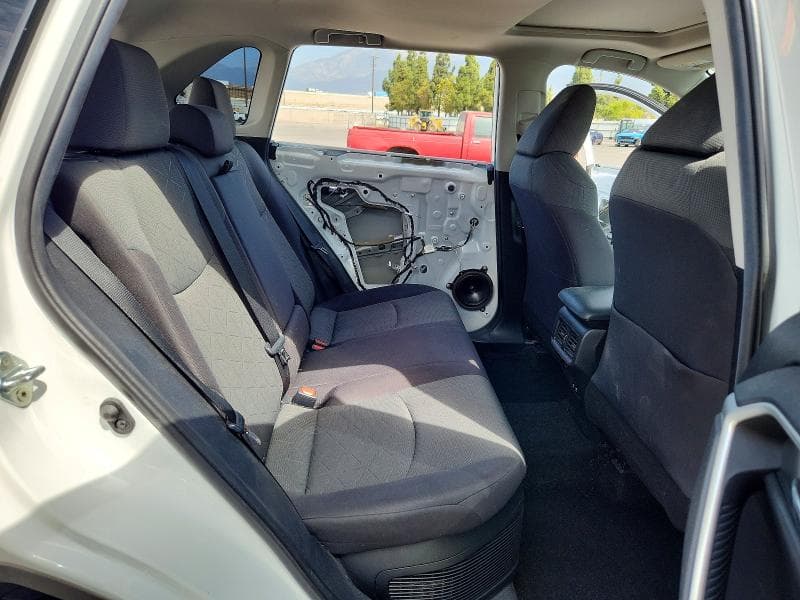 2020 TOYOTA RAV4 HYBRID XLE 11