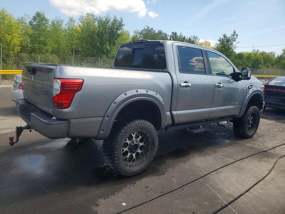 2017 NISSAN TITAN PRO-4X 3