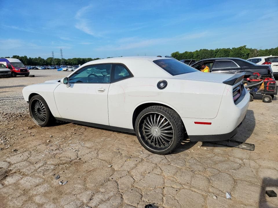 2017 DODGE CHALLENGER SXT 2