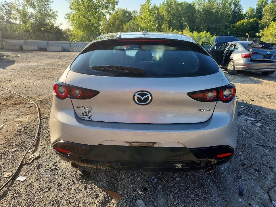 2022 MAZDA 3 PREMIUM 6