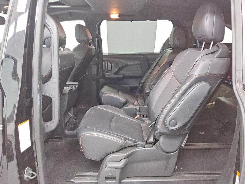 2024 TOYOTA SIENNA XSE 11
