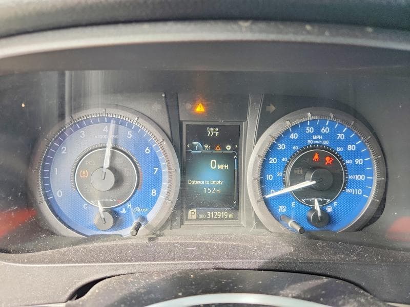 2018 TOYOTA SIENNA L 9