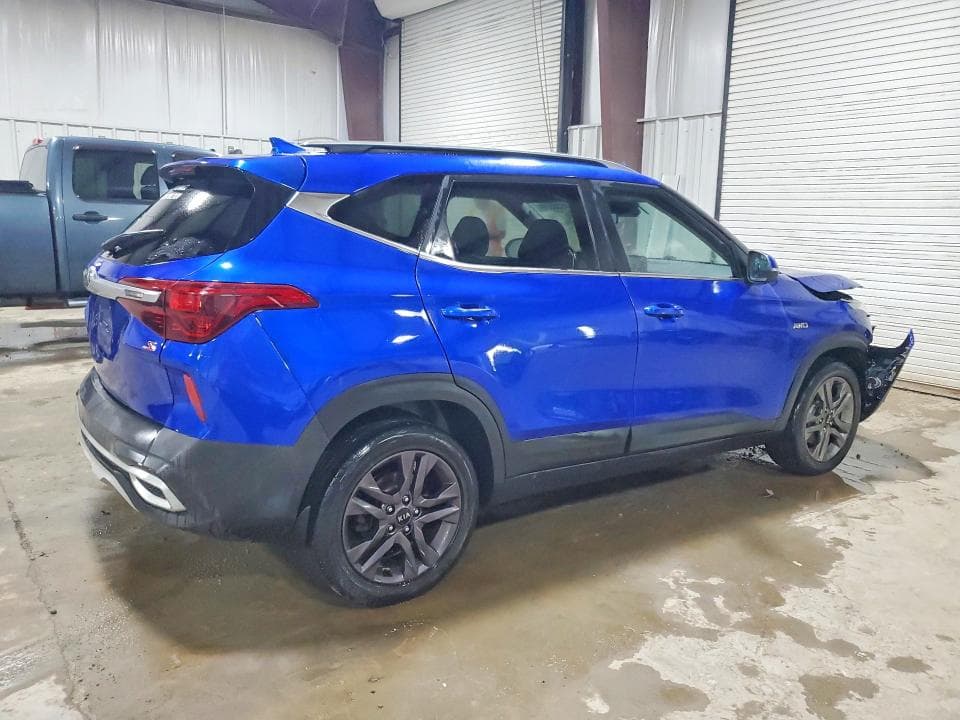 2021 KIA SELTOS S 3