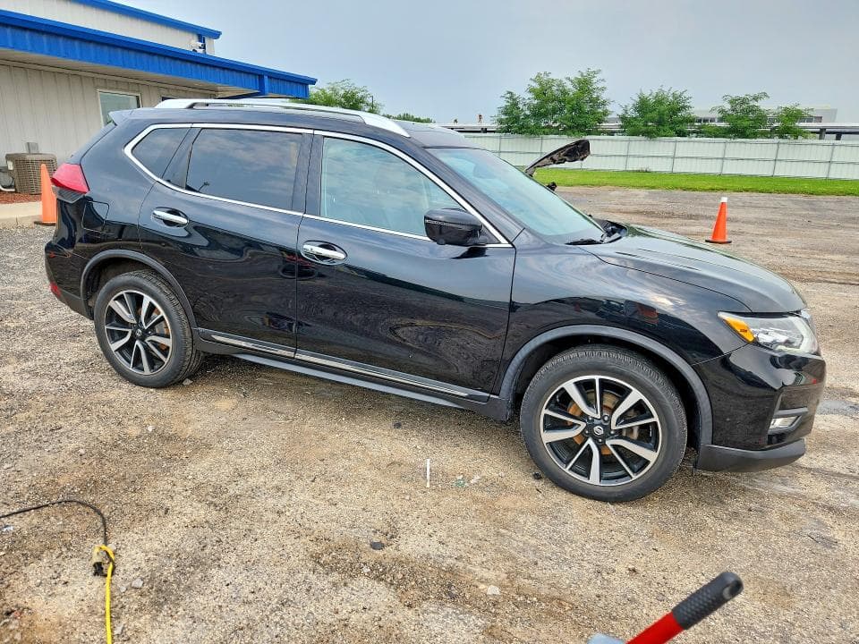 2017 NISSAN ROGUE SL 4