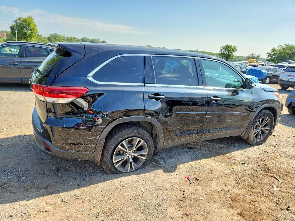 2019 TOYOTA HIGHLANDER LE 3