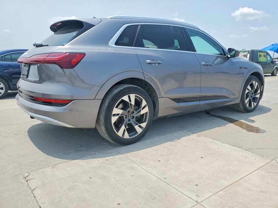 2021 AUDI E-TRON PREMIUM 3