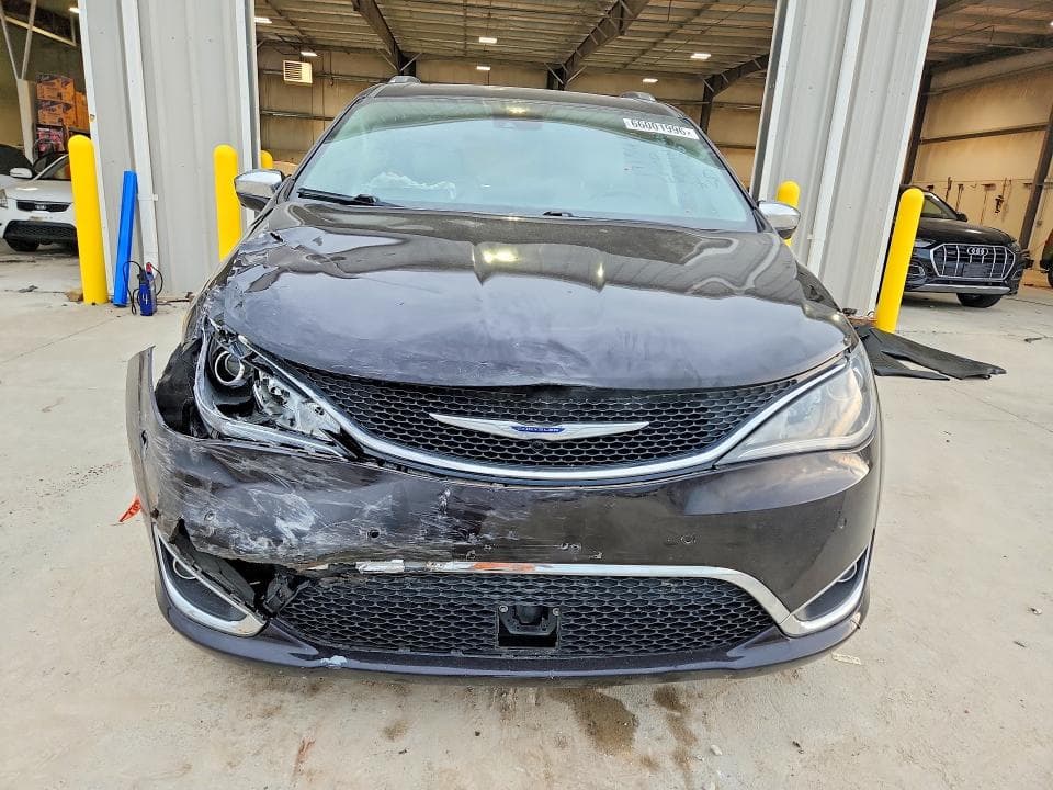 2019 CHRYSLER PACIFICA LIMITED 5