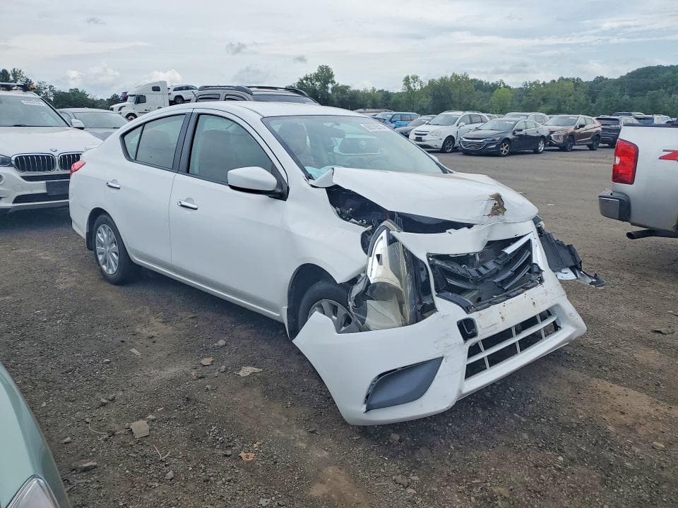 2019 NISSAN VERSA SV 4