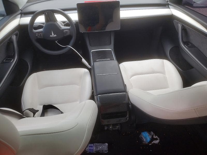 2023 TESLA MODEL Y 8