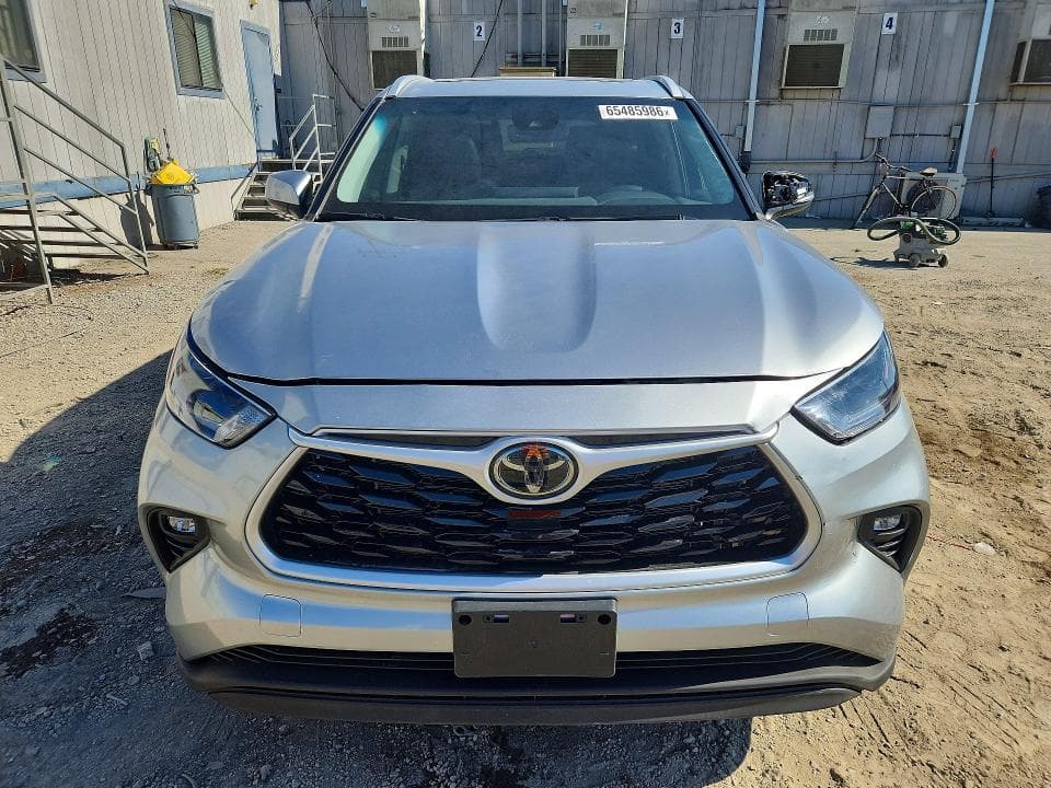 2024 TOYOTA HIGHLANDER XLE 5