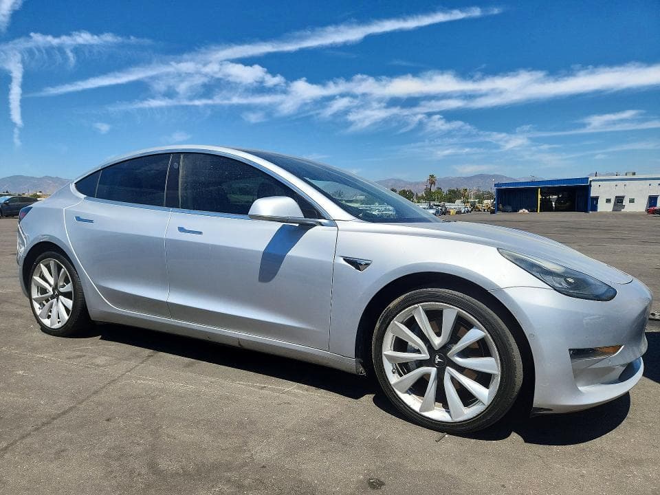 2018 TESLA MODEL 3 4
