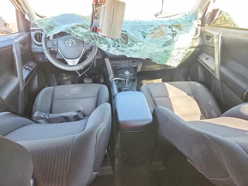 2018 TOYOTA RAV4 LE 8