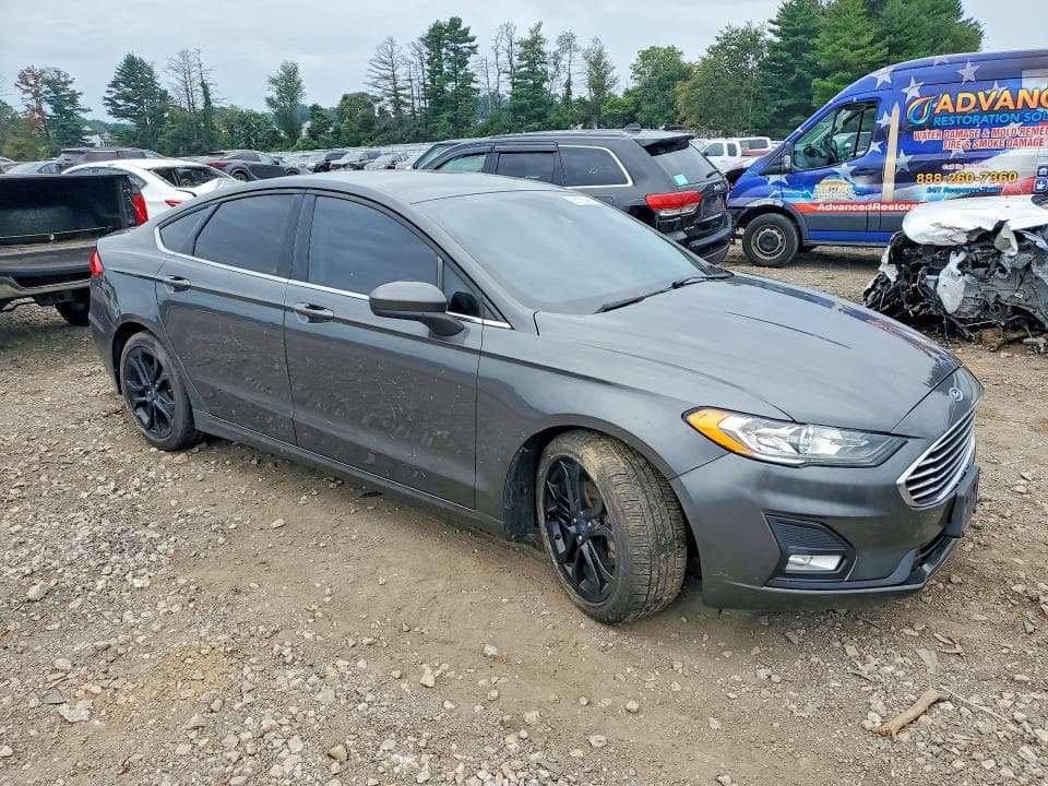 2019 FORD FUSION SE 4