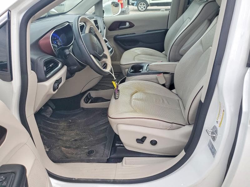 2017 CHRYSLER PACIFICA LIMITED 7