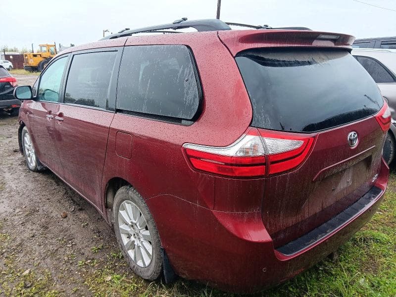 2017 TOYOTA SIENNA XLE 7-PASSENGER 2