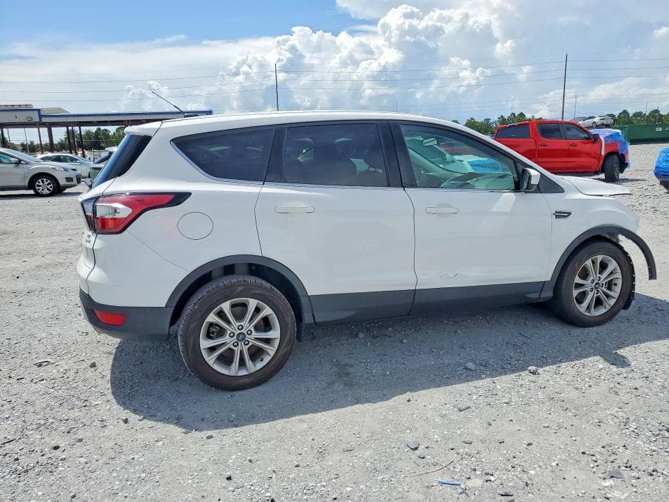 2017 FORD ESCAPE SE 3