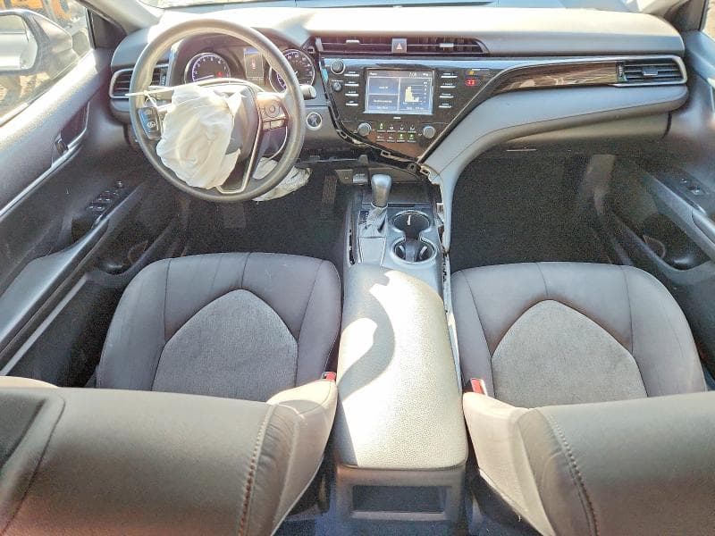 2020 TOYOTA CAMRY LE 8