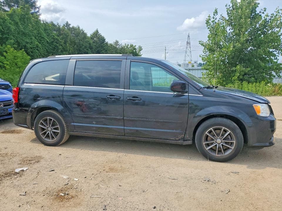 2017 DODGE GRAND CARAVAN SE 4