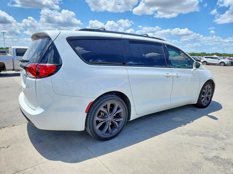 2018 CHRYSLER PACIFICA TOURING L 3