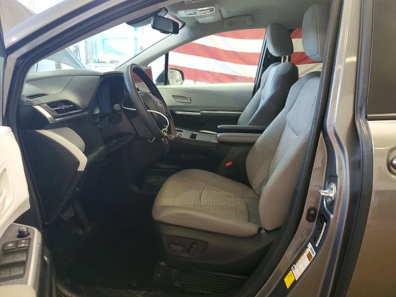 2026 TOYOTA SIENNA LE 7
