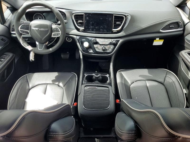 2026 CHRYSLER PACIFICA LIMITED 8