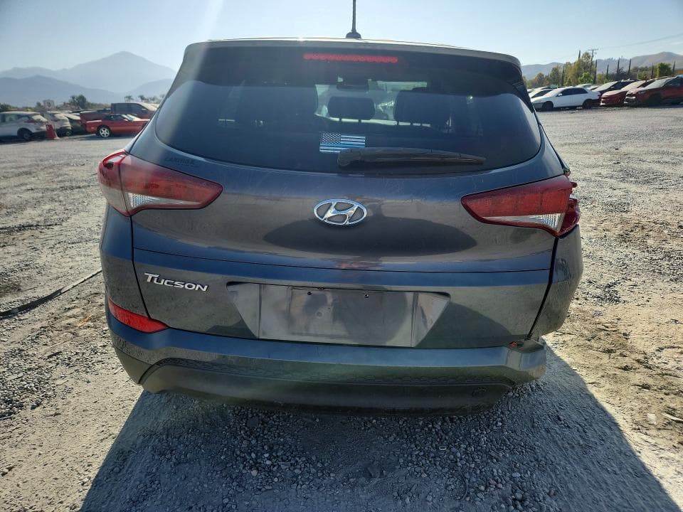 2017 HYUNDAI TUCSON SE 6