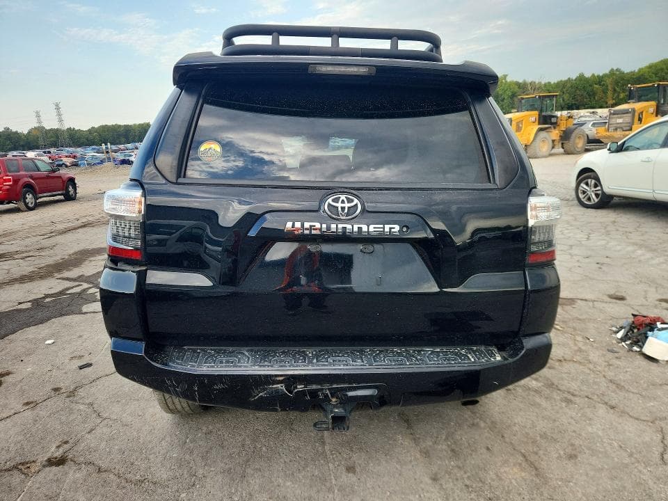2020 TOYOTA 4RUNNER SR5 6