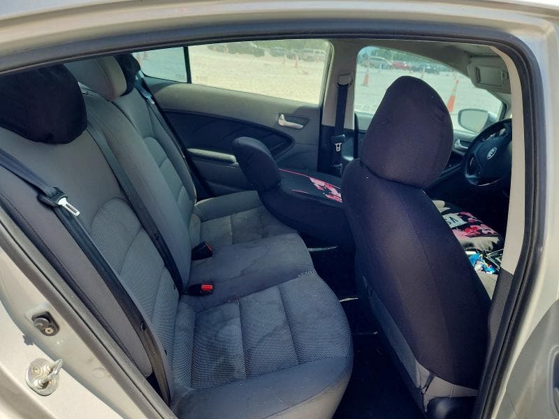 2017 KIA FORTE LX 10