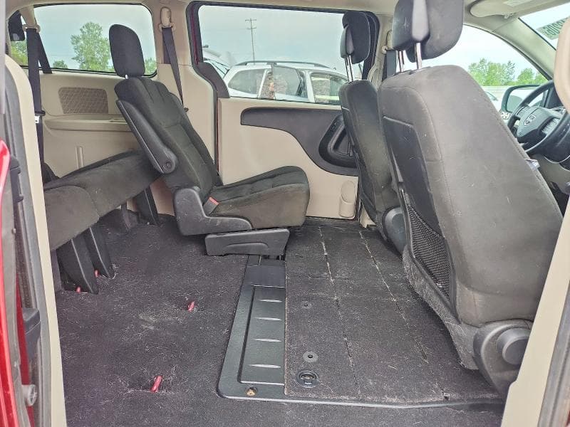 2017 DODGE GRAND CARAVAN SE 11