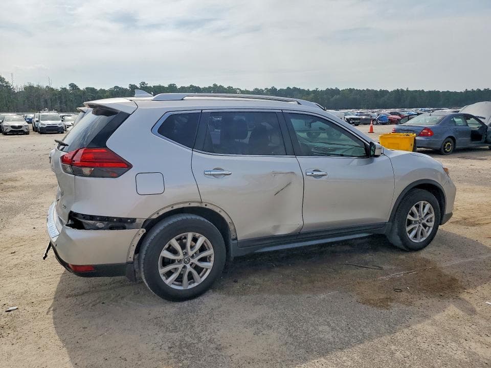 2017 NISSAN ROGUE SV 3