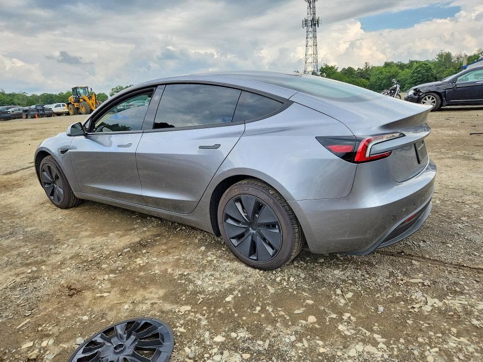 2026 TESLA MODEL 3 2