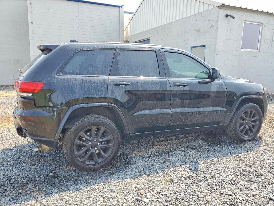 2022 JEEP GRAND CHEROKEE LAREDO E 3
